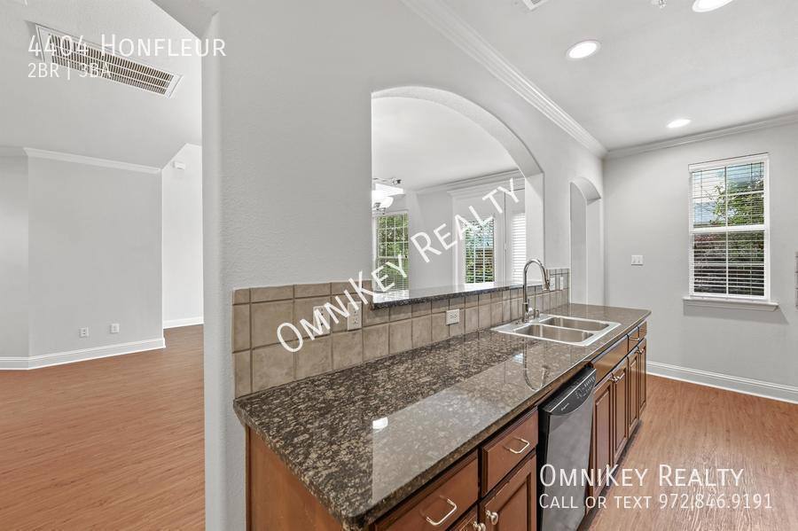 Townhouse for rent at 4404 Honfleur, Irving, TX 75038