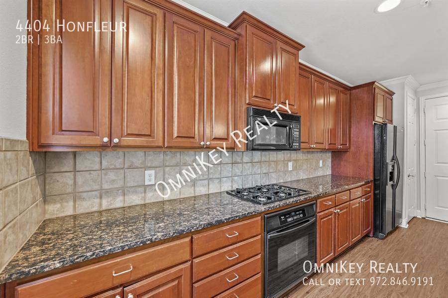 Townhouse for rent at 4404 Honfleur, Irving, TX 75038