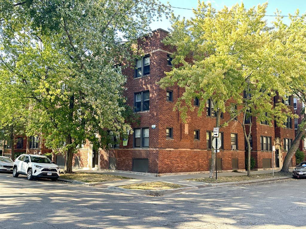 Apartment for rent at 3602 Sunnyside #5, Chicago, IL 60625