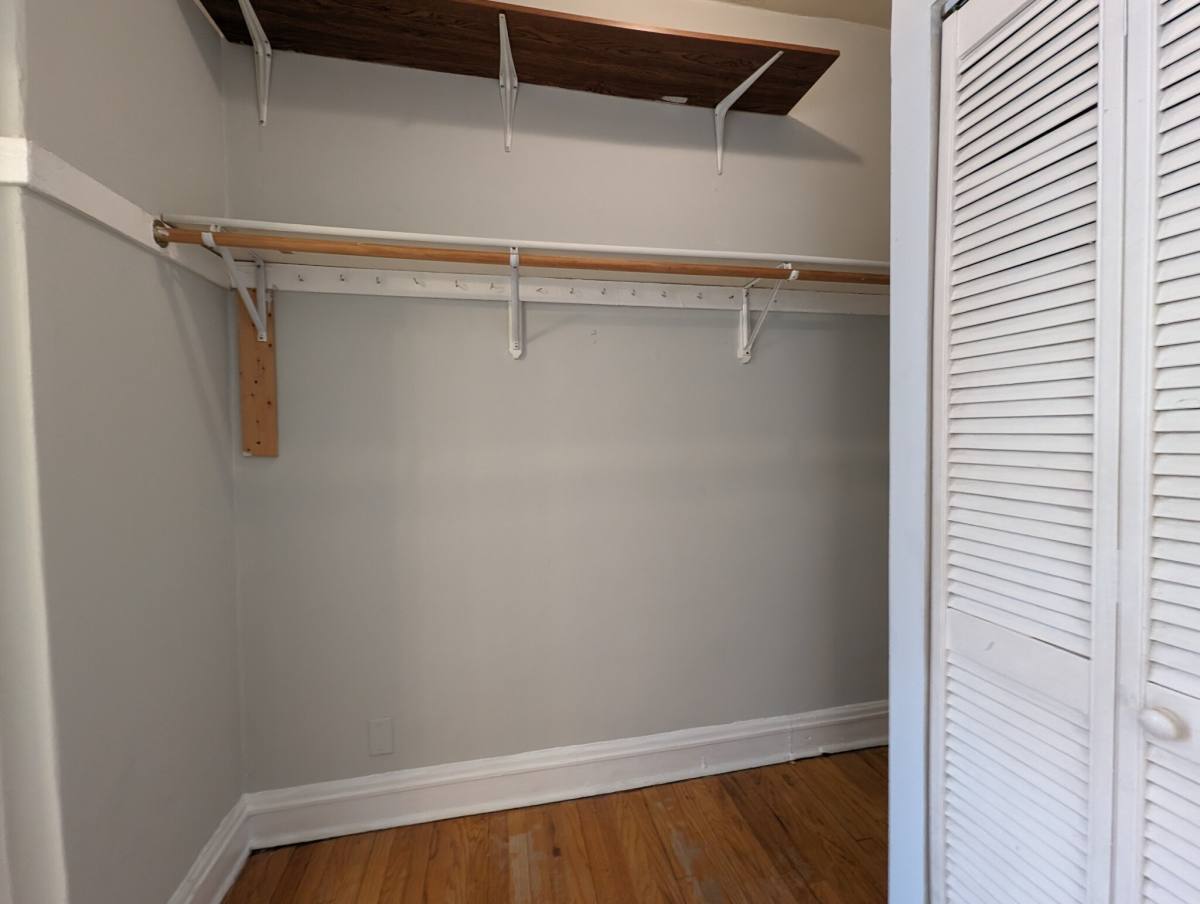 Apartment for rent at 2244 W Wilson #102, Chicago, IL 60625