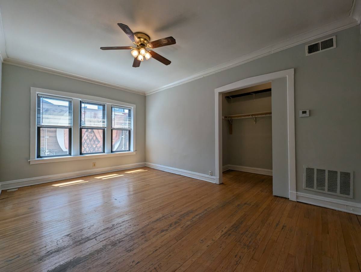 Apartment for rent at 2244 W Wilson #102, Chicago, IL 60625