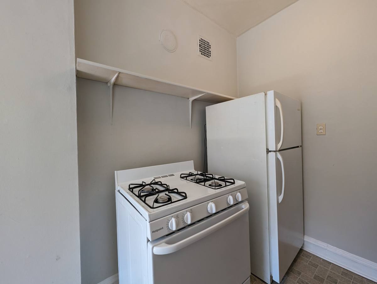 Apartment for rent at 2244 W Wilson #102, Chicago, IL 60625