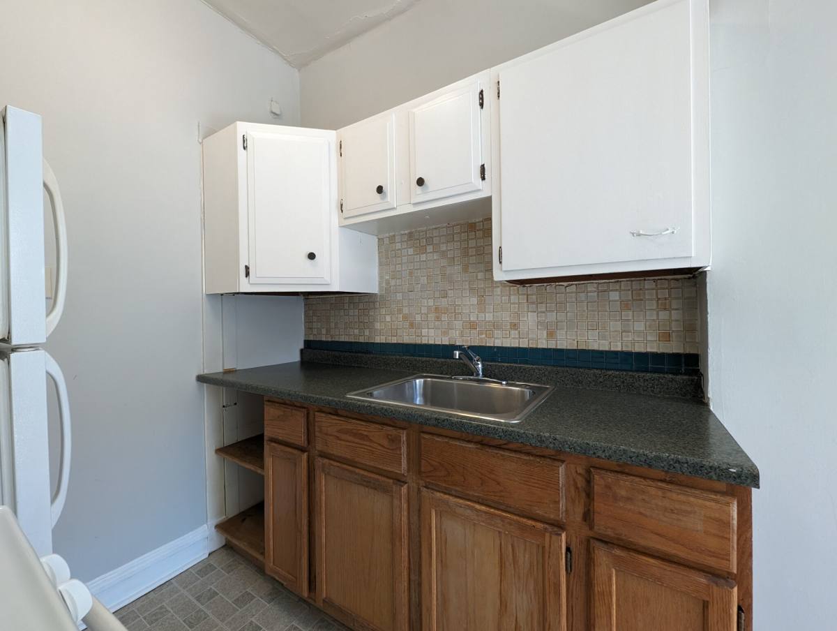 Apartment for rent at 2244 W Wilson #102, Chicago, IL 60625