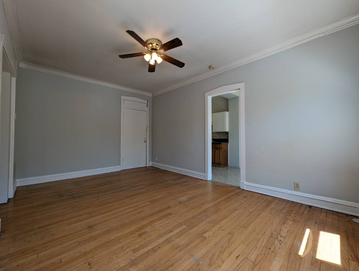 Apartment for rent at 2244 W Wilson #102, Chicago, IL 60625