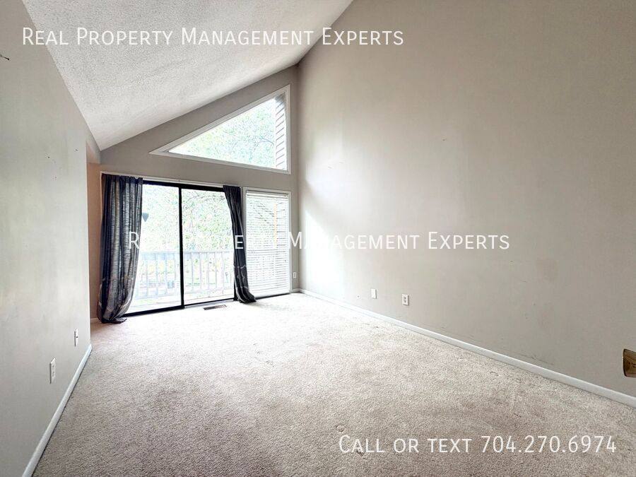 Condo for rent at 414 W 8th St, Charlotte, NC 28202