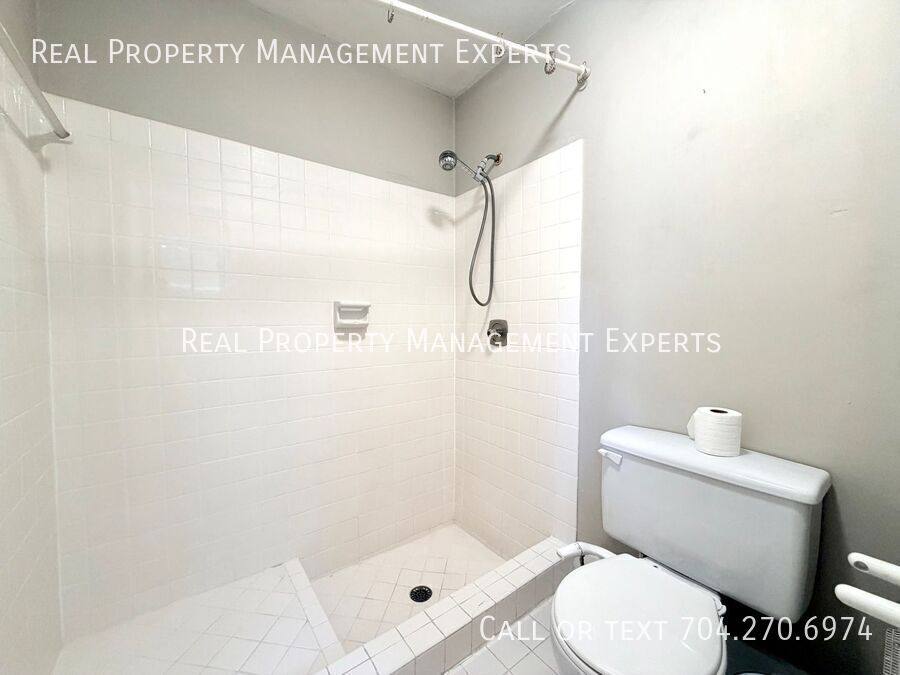 Condo for rent at 414 W 8th St, Charlotte, NC 28202