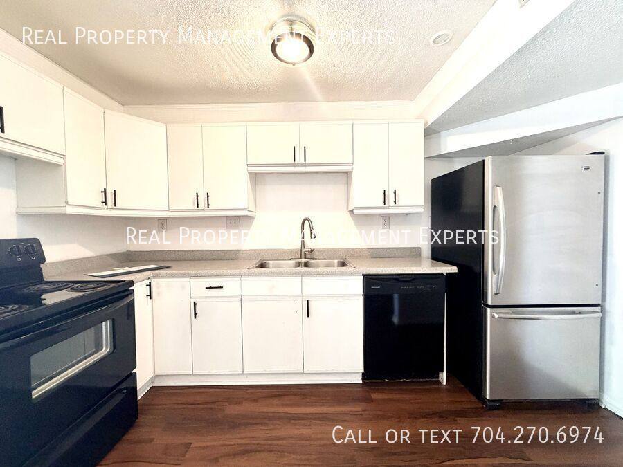 Condo for rent at 414 W 8th St, Charlotte, NC 28202