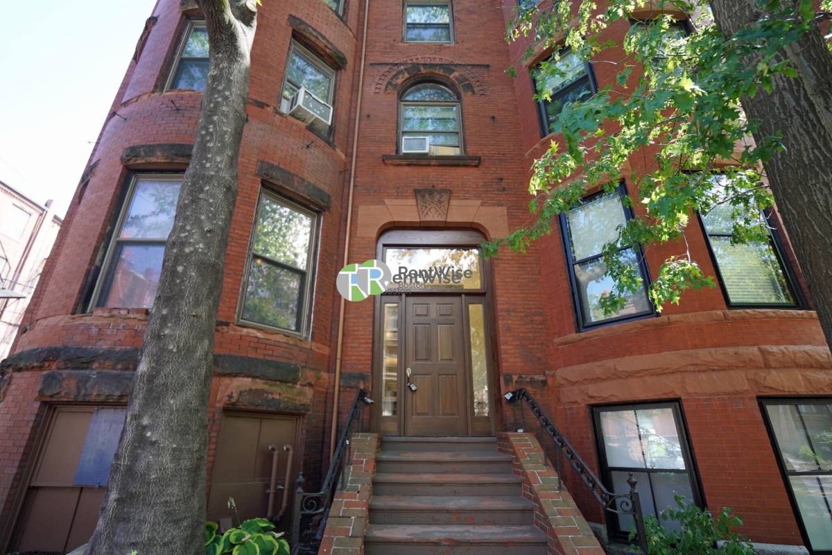 Apartment for rent at 45 Carlton St #9, Brookline, MA 02446