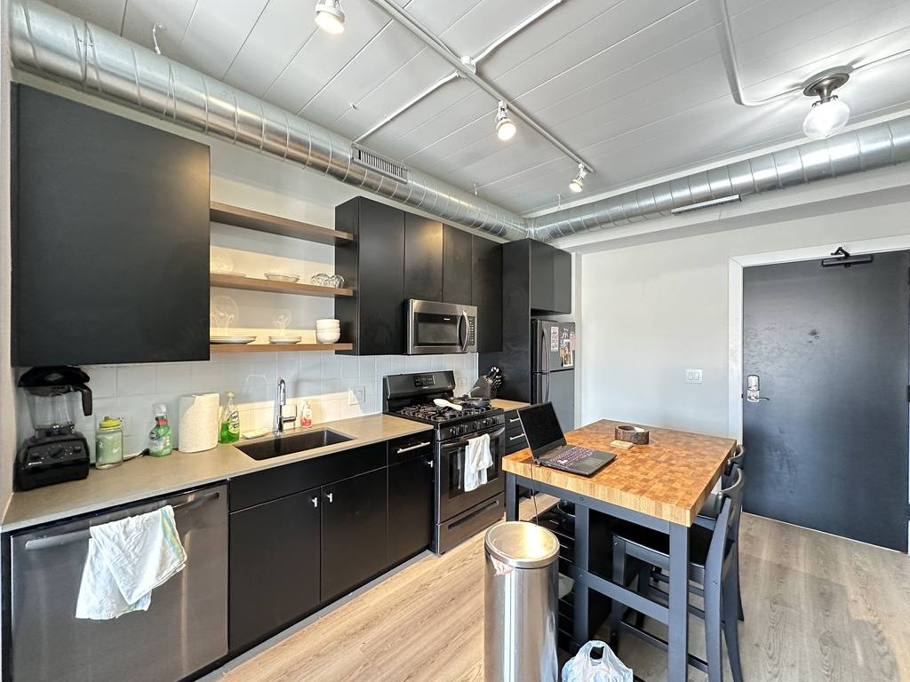 Apartment for rent at 939 Belmont #P306, Chicago, IL 60657