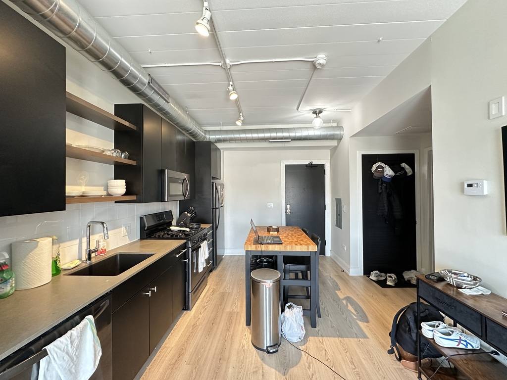 Apartment for rent at 939 Belmont #P306, Chicago, IL 60657