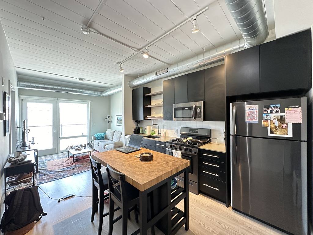 Apartment for rent at 941 Belmont #D306, Chicago, IL 60657