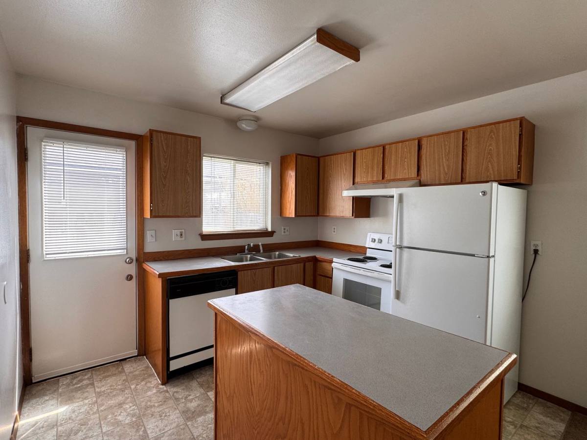 Apartment for rent at 409 S 50th Ave, Yakima, WA 98908