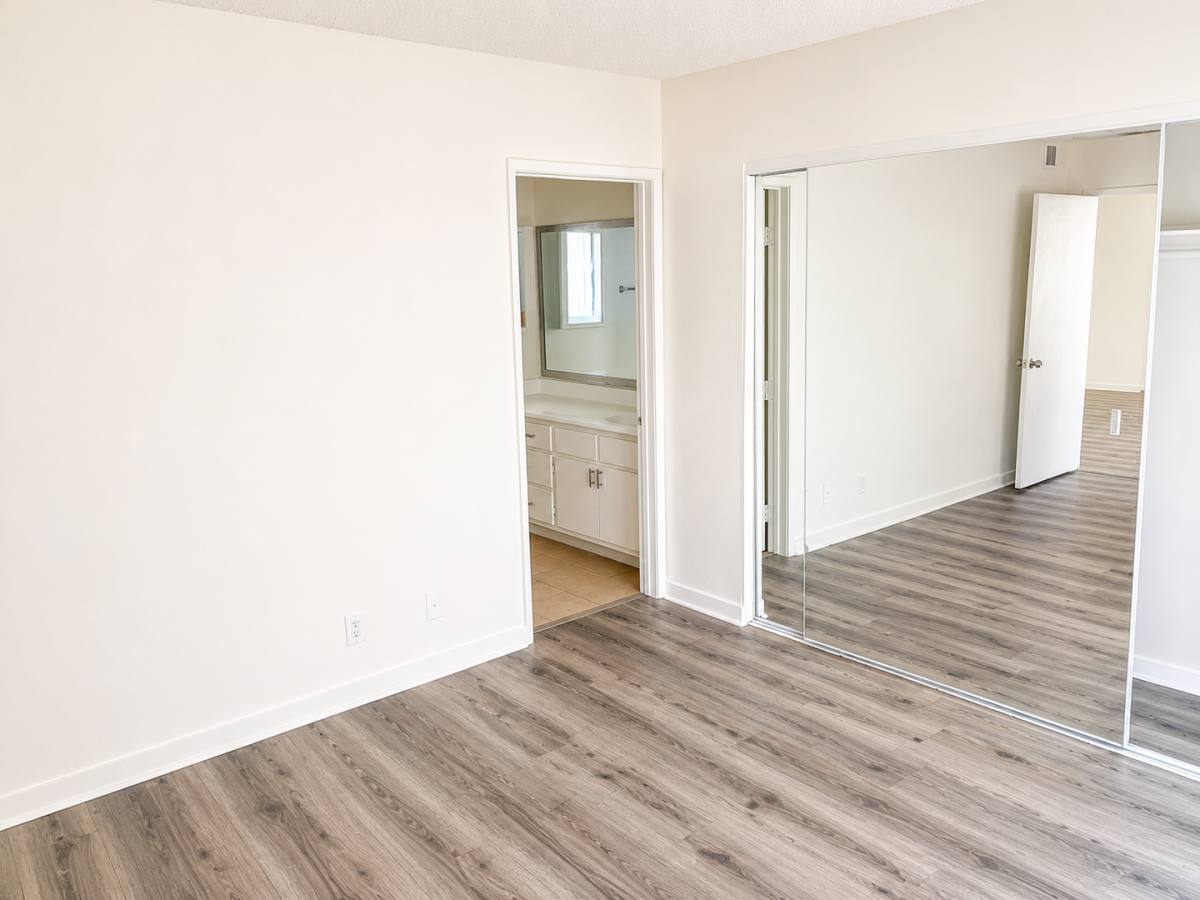Apartment for rent at 15020 Burbank Blvd, Van Nuys, CA 91411