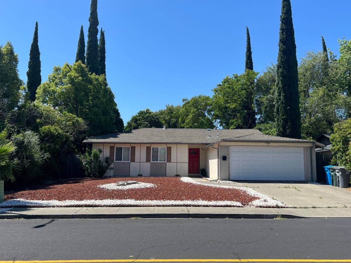 House for rent at 1584 Amapola St, Vacaville, CA 95687