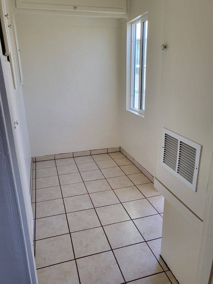 Apartment for rent at 5930 Loma Vista Ave, Huntington Park, CA 90255