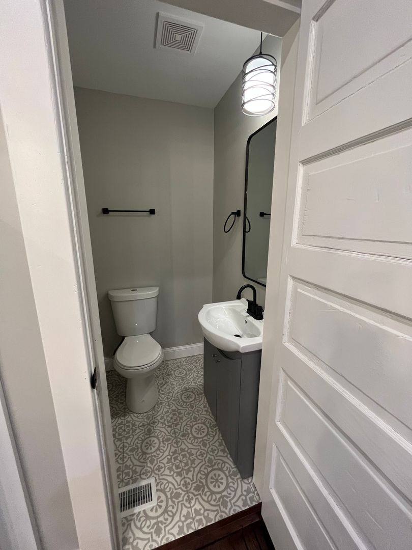 Apartment for rent at 1702-1704 Bryden Rd, Columbus, OH 43205