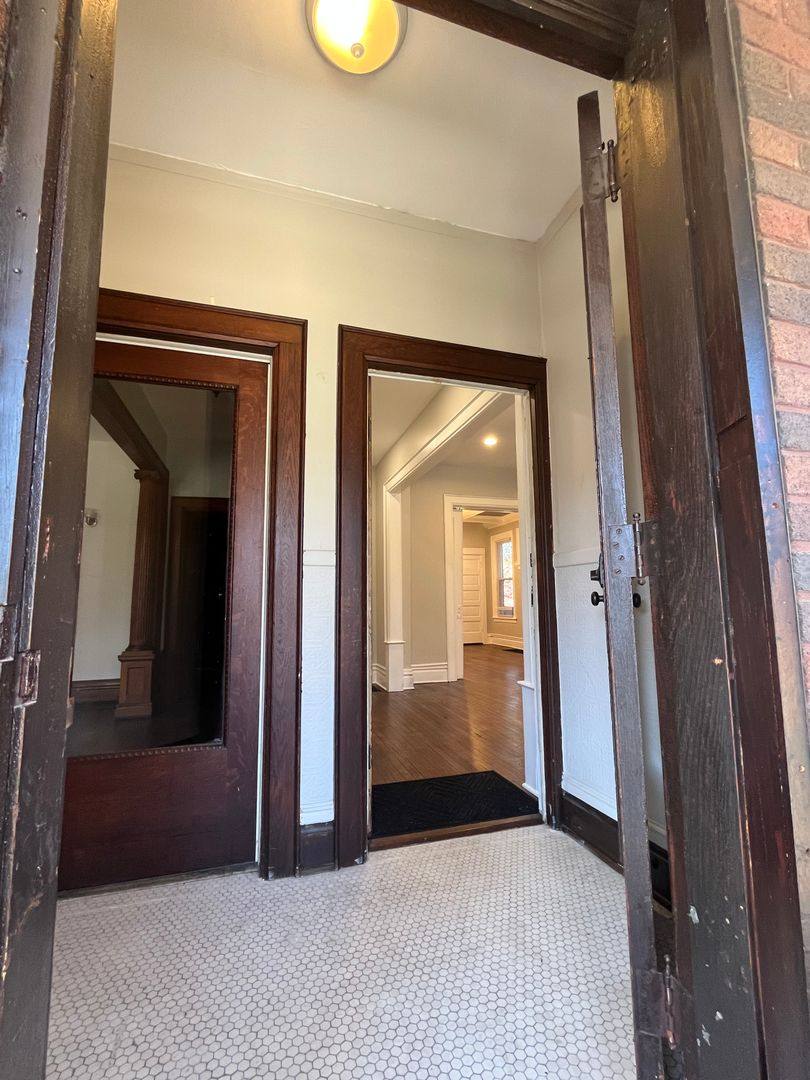 Apartment for rent at 1702-1704 Bryden Rd, Columbus, OH 43205