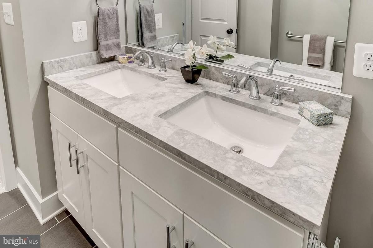 Townhouse for rent at 3405 - Ul Front of House Room #1, Baltimore, MD 21224