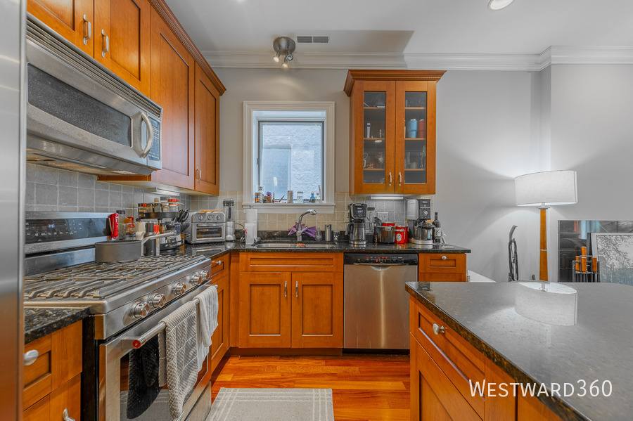 Condo for rent at 1924 W Diversey Parkway #2E, Chicago, IL 60614