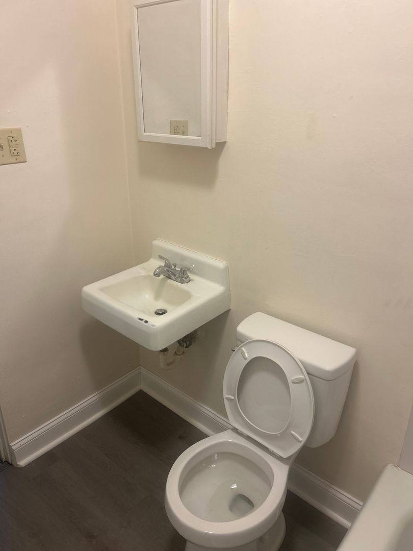Apartment for rent at 238 9th Ave Place SW, Hickory, NC 28602