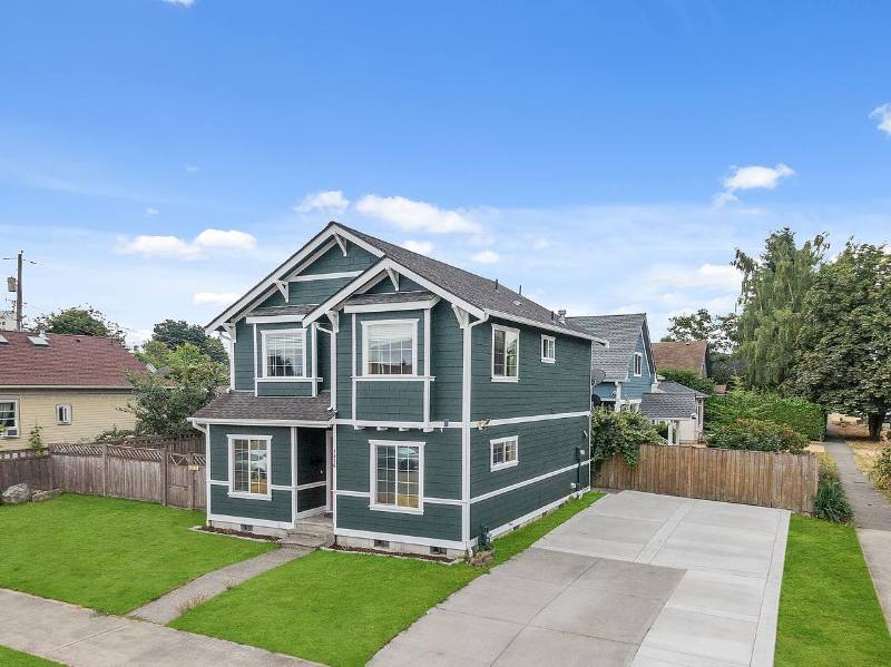 House for rent at 1216 S 16th St, Tacoma, WA 98405