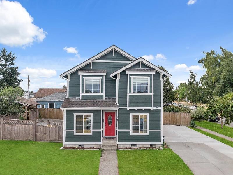 House for rent at 1216 S 16th St, Tacoma, WA 98405