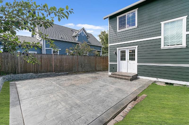 House for rent at 1216 S 16th St, Tacoma, WA 98405