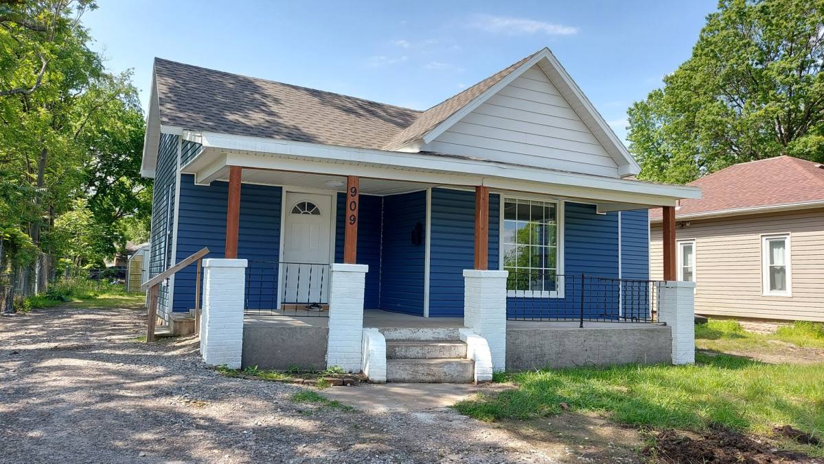 House for rent at 909 W 3rd, Pittsburg, KS 66762