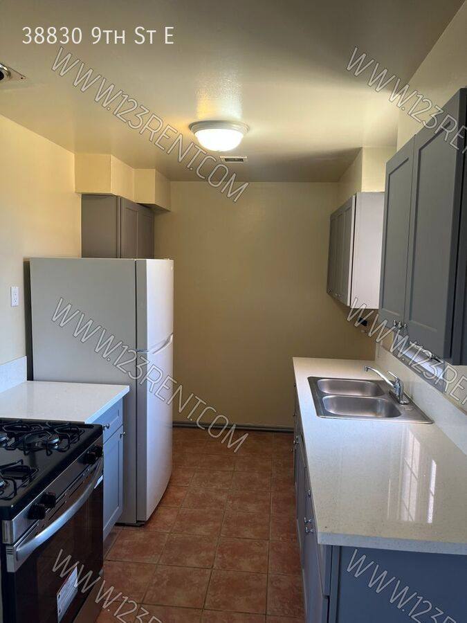 Apartment for rent at 38830 9th St E, Palmdale, CA 93550