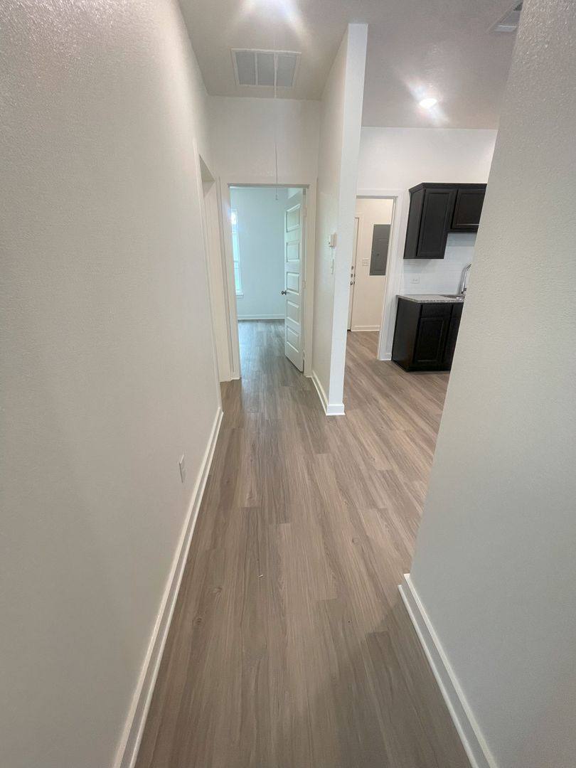 Townhouse for rent at 1612 W 5th St, Caldwell, TX 77836