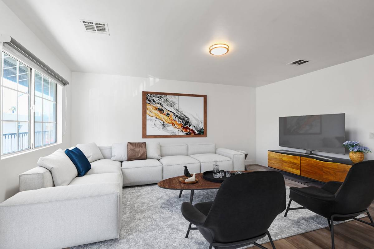 Apartment for rent at 920 Everett St, Los Angeles, CA 90026