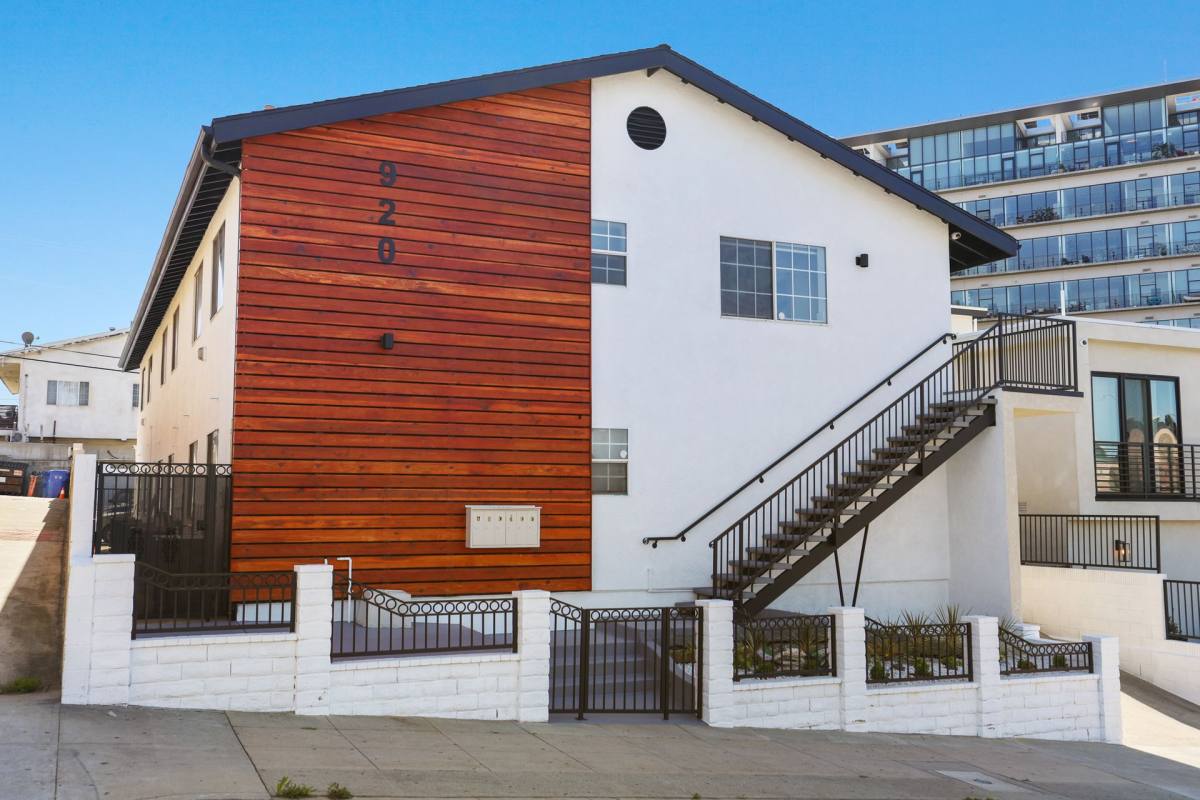 Apartment for rent at 920 Everett St, Los Angeles, CA 90026