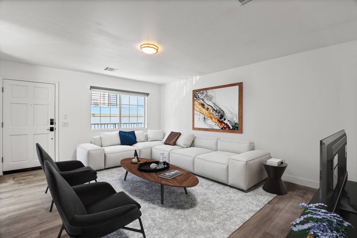 Apartment for rent at 920 Everett St, Los Angeles, CA 90026