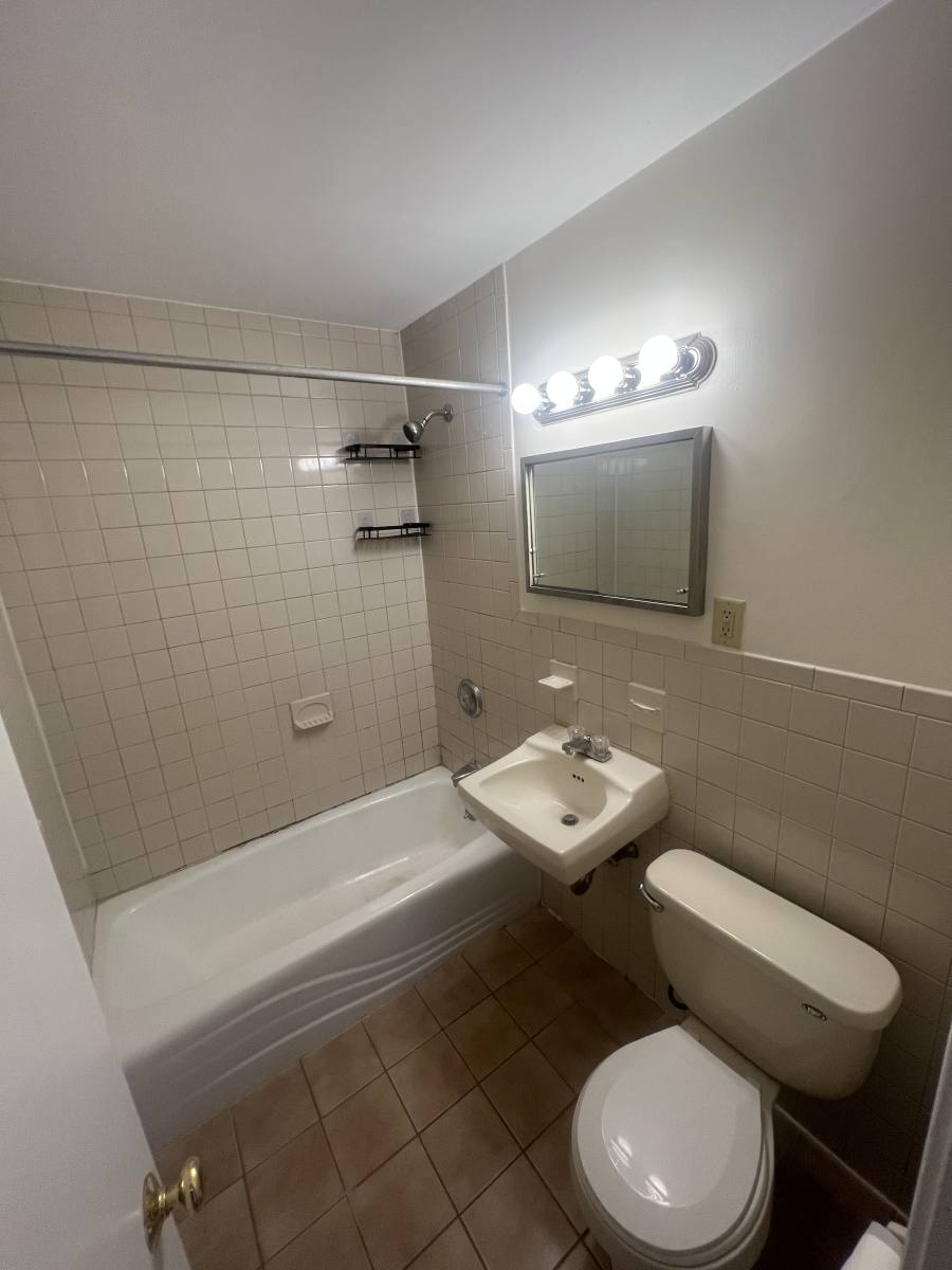 Apartment for rent at 268 Grove St #U10, Auburndale, MA 02466