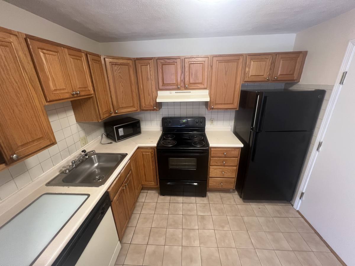 Apartment for rent at 268 Grove St #U10, Auburndale, MA 02466
