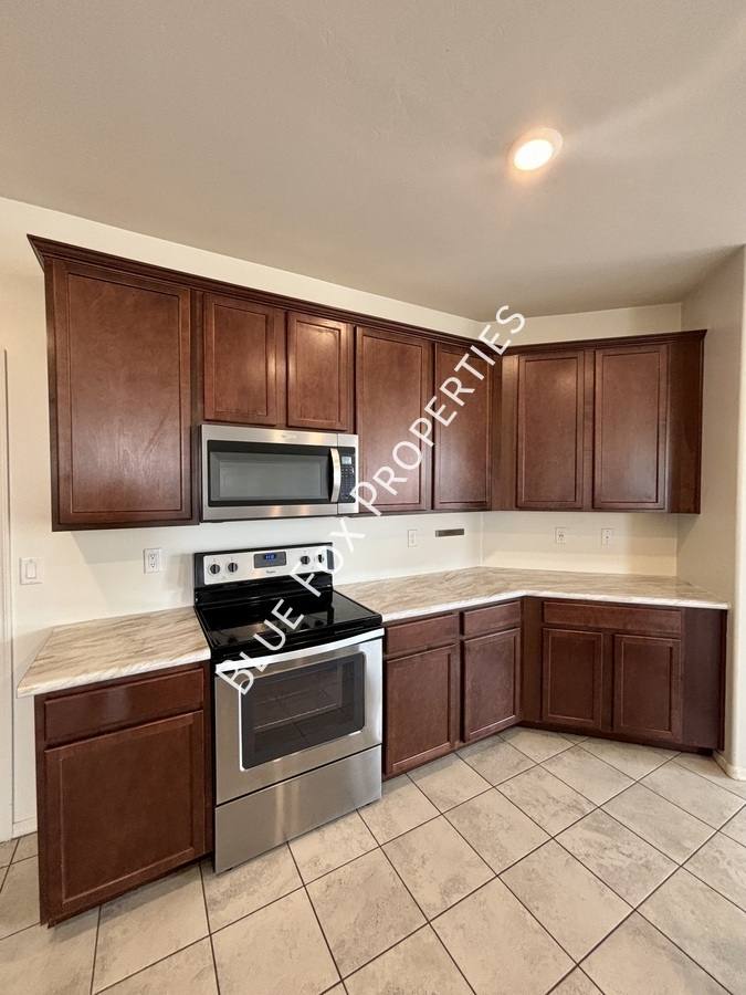 House for rent at 8518 W Pelican Place, Tucson, AZ 85757