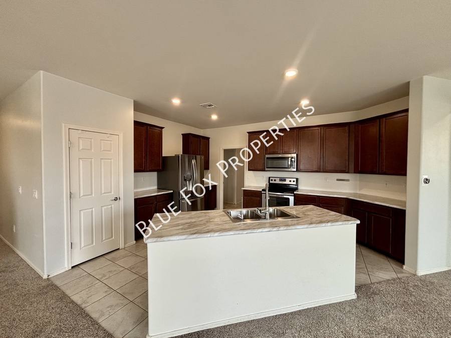 House for rent at 8518 W Pelican Place, Tucson, AZ 85757