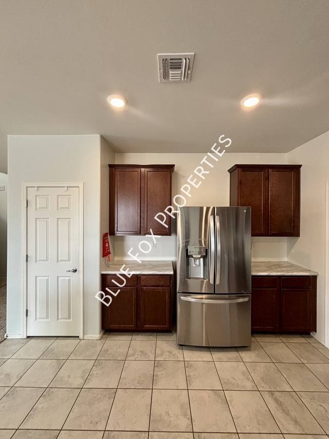 House for rent at 8518 W Pelican Place, Tucson, AZ 85757