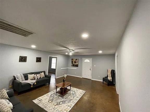 House for rent at 20891 Pine Island Rd, Hempstead, TX 77445