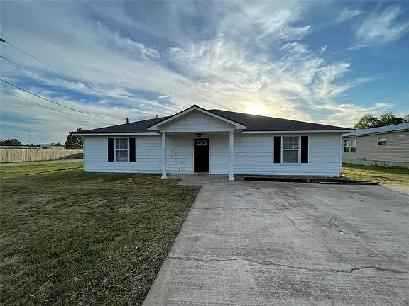 House for rent at 20891 Pine Island Rd, Hempstead, TX 77445