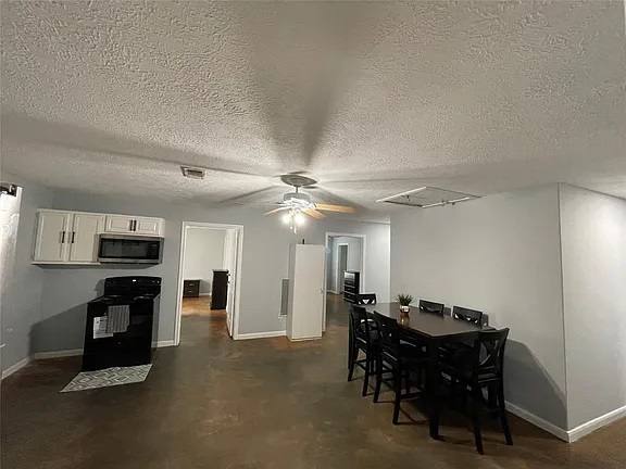 House for rent at 20891 Pine Island Rd, Hempstead, TX 77445
