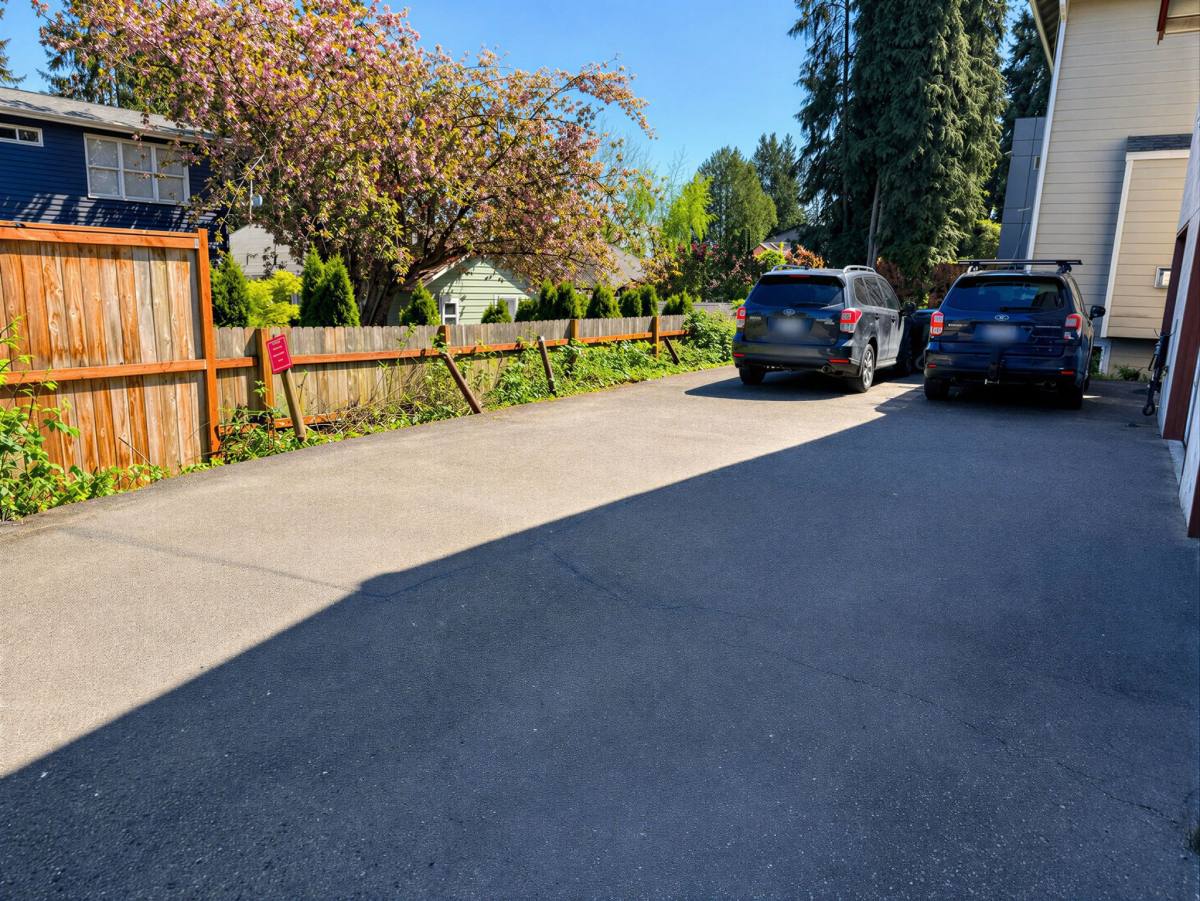 Apartment for rent at 8850 Interlake Ave N, Seattle, WA 98103