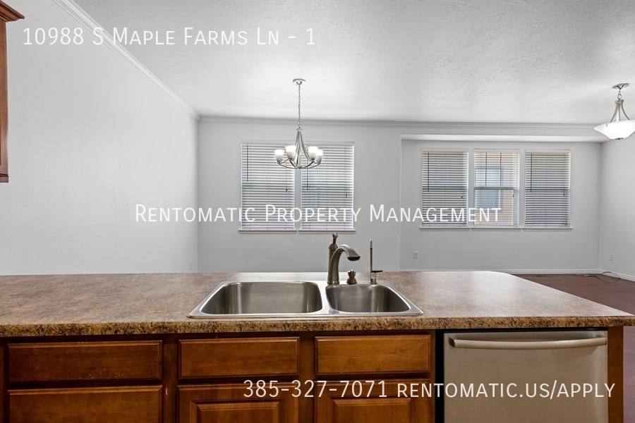 Townhouse for rent at 10988 S Maple Farms Lane #1, South Jordan, UT 84095