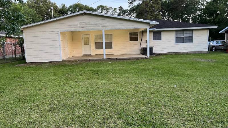 House for rent at 4215 Heath Dr, Baker, LA 70714