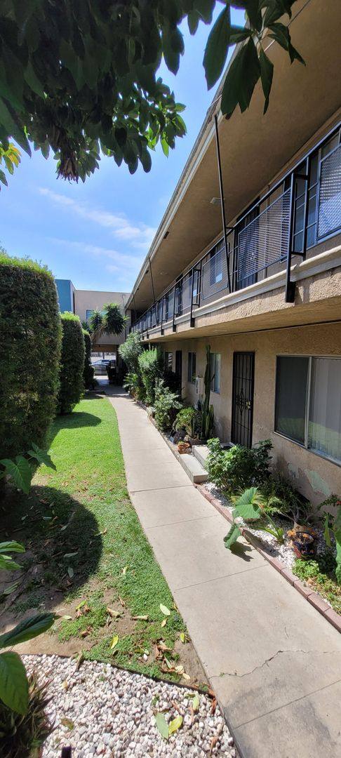 Apartment for rent at 1015 - 21 E, Long Beach, CA 90802