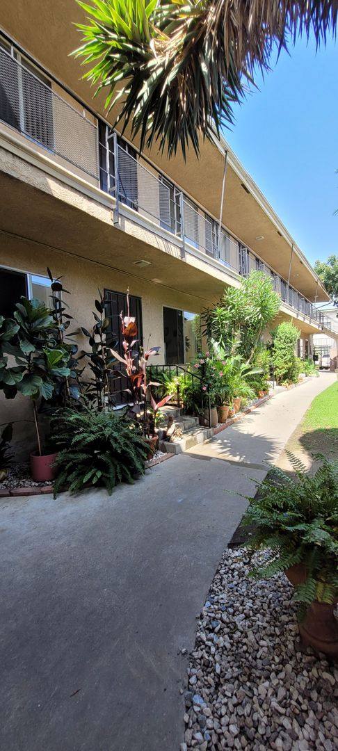 Apartment for rent at 1015 - 21 E, Long Beach, CA 90802