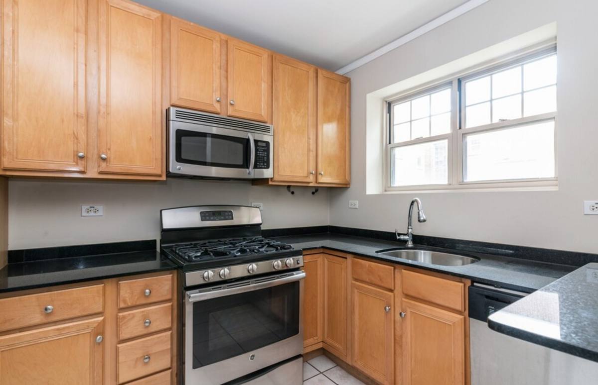 Apartment for rent at 2732 Hampton Parkway #D1, Evanston, IL 60201