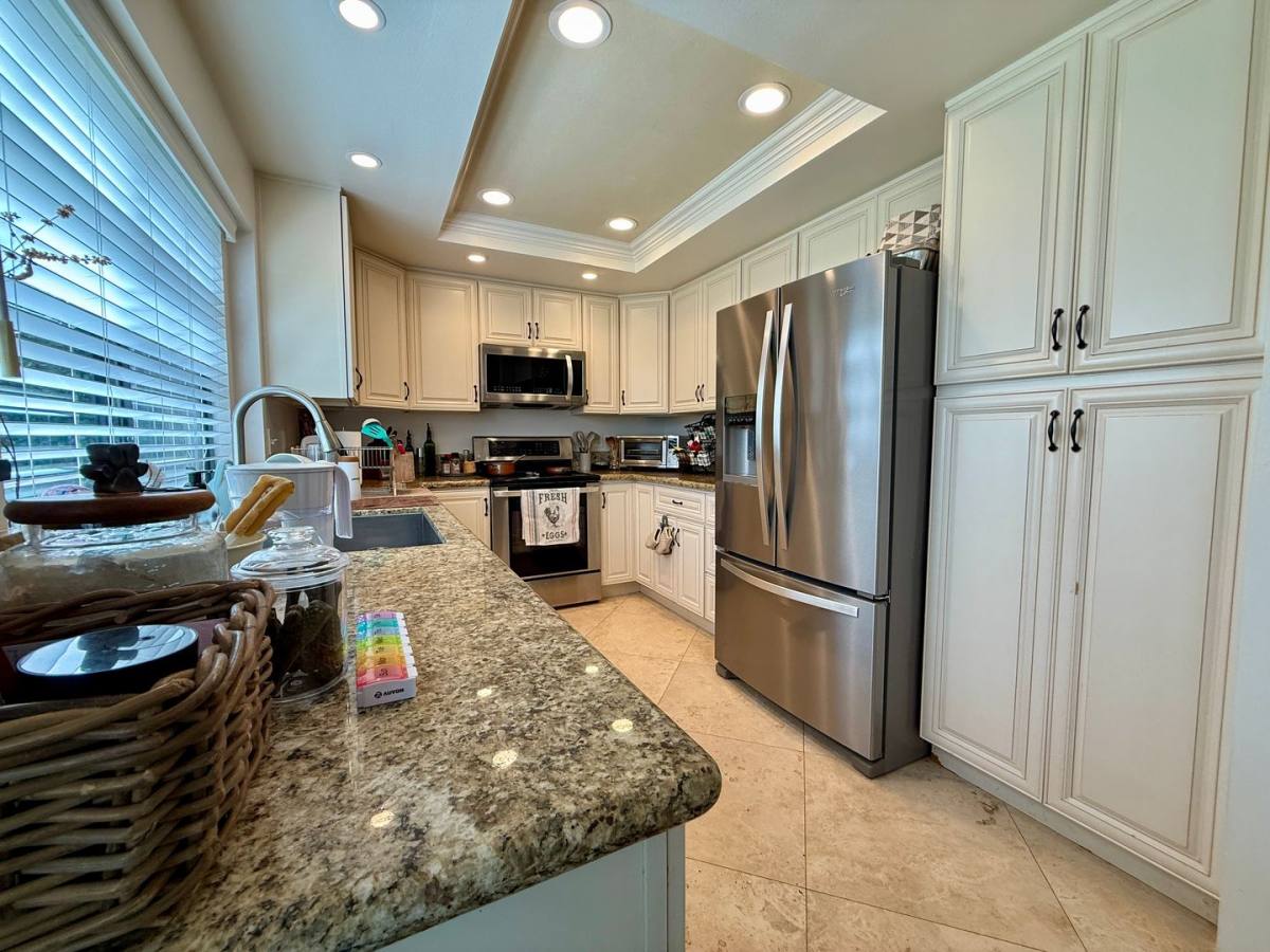 Townhouse for rent at 7034 Ivy St, Carlsbad, CA 92011