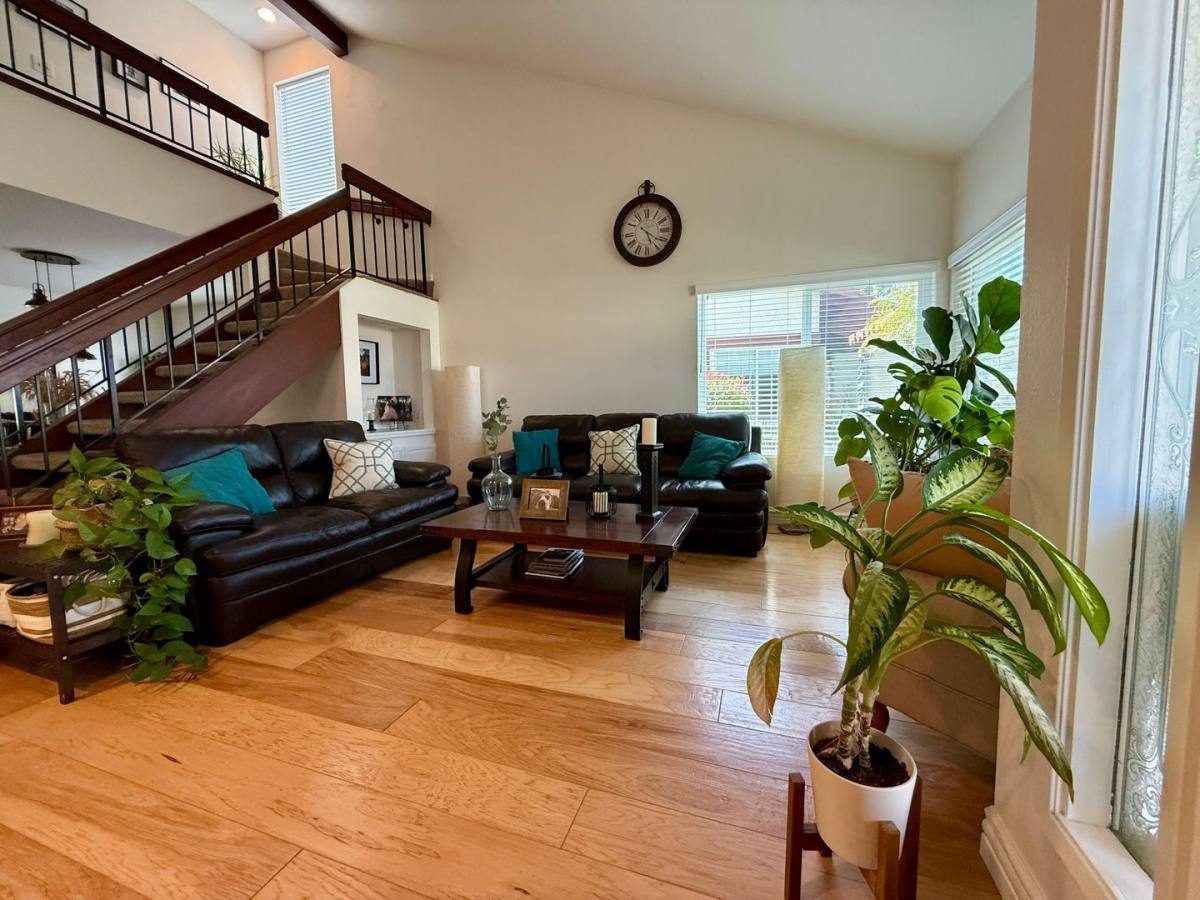 Townhouse for rent at 7034 Ivy St, Carlsbad, CA 92011