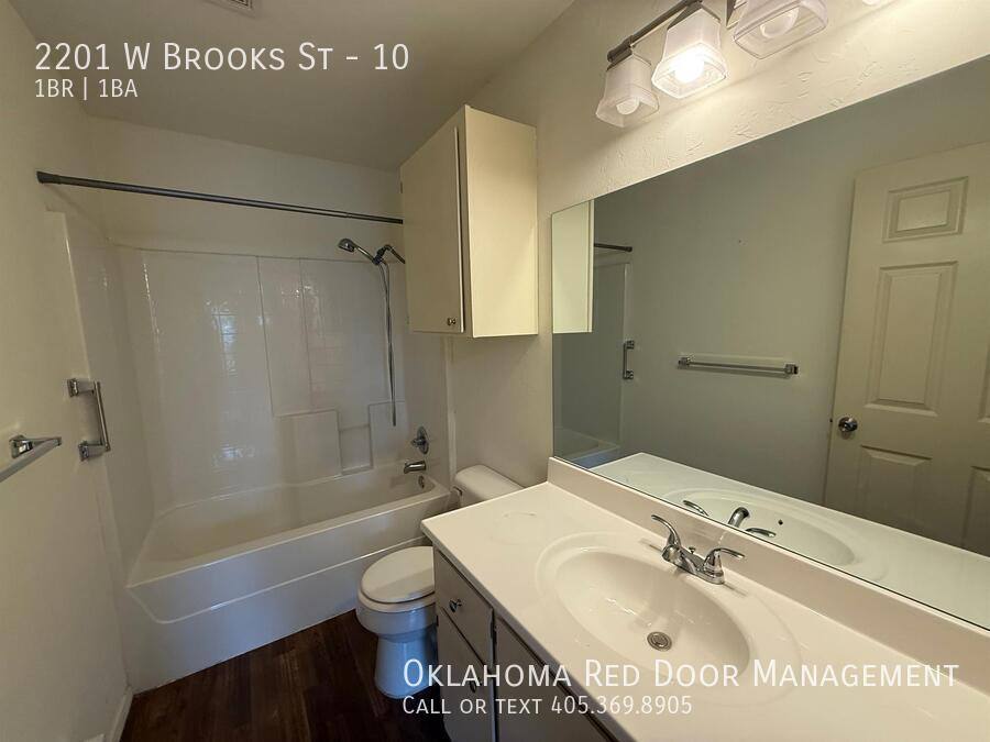Apartment for rent at 2201 W Brooks St #10, Norman, OK 73069